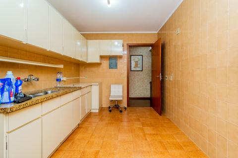 Image 20 - 265830