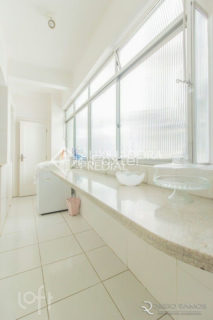 Image 31 - 268693