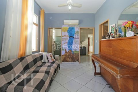 Image 26 - 270030
