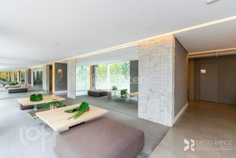 Image 29 - 278900
