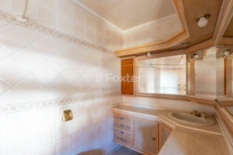 Image 37 - 283300