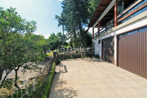 Image 28 - 285624