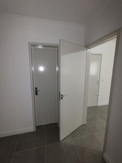Image 32 - 294640