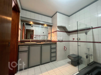 Image 33 - 294701