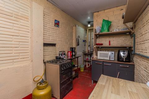 Image 21 - 295375