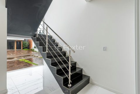 Image 17 - 295443