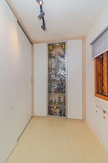 Image 28 - 295665