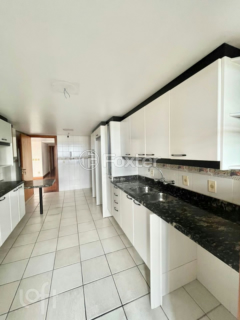 Image 30 - 295851