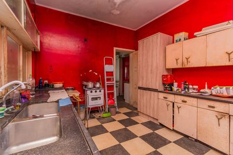 Image 25 - 297565