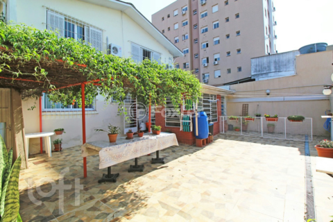 Image 33 - 298019