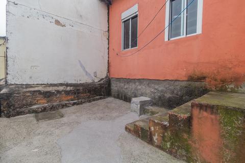 Image 22 - 298555