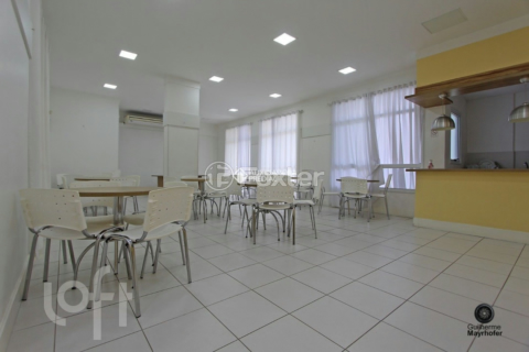 Image 38 - 299407
