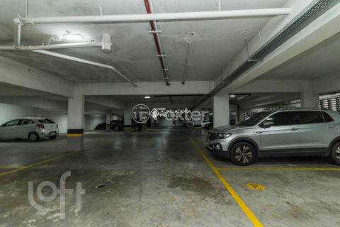 Image 25 - 300093