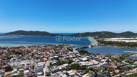 Image 37 - 302760