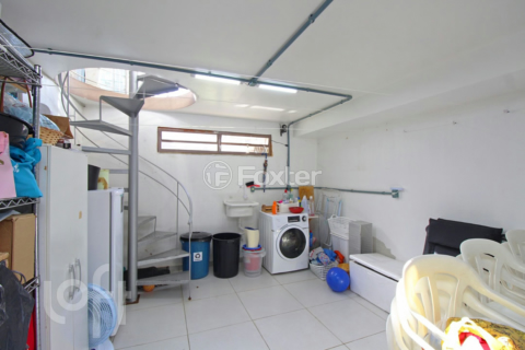 Image 35 - 303690