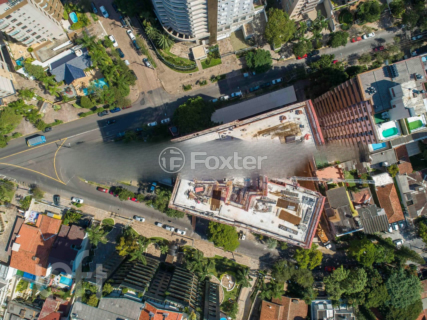 Image 20 - 303795