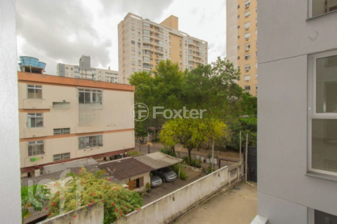 Image 40 - 304006