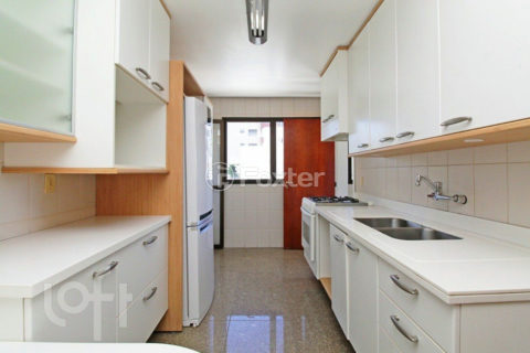 Image 22 - 304141