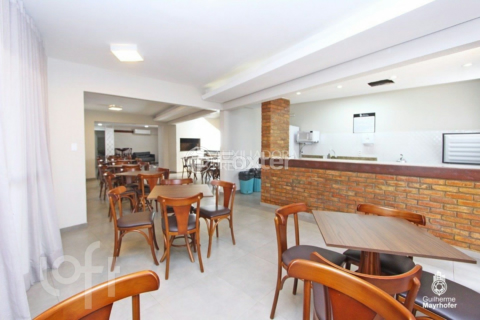 Image 31 - 304543