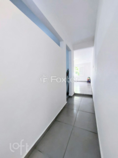 Image 20 - 304701