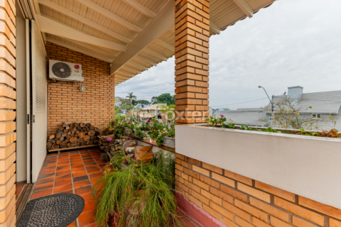 Image 21 - 304721