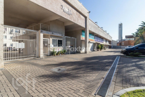 Image 28 - 304971