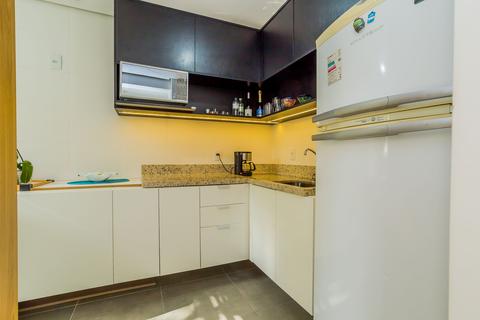 Image 20 - 305110