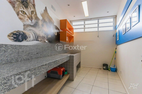 Image 32 - 305127