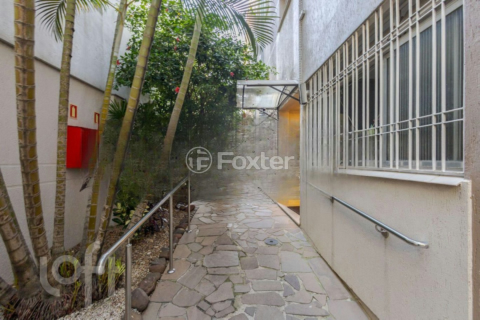 Image 35 - 305674