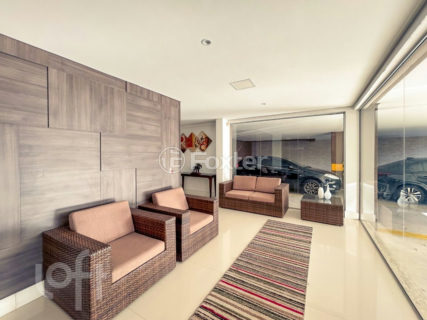 Image 32 - 305684