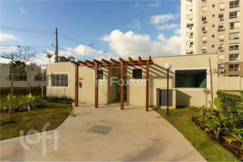 Image 30 - 305821