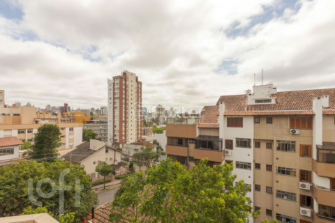 Image 29 - 305847