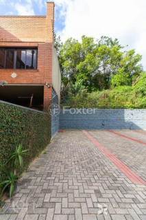 Image 56 - 305900