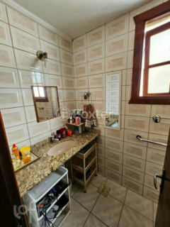 Image 24 - 306330