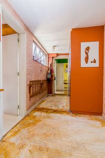 Image 36 - 306537