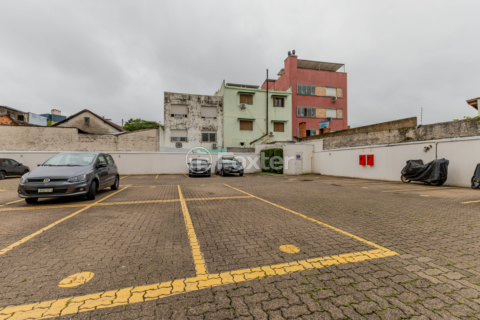 Image 24 - 310297