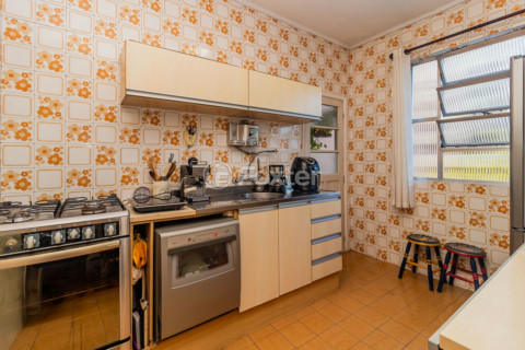 Image 30 - 310537