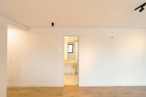 Image 3 - 318594