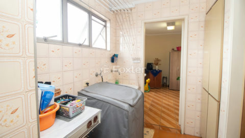 Image 33 - 320400