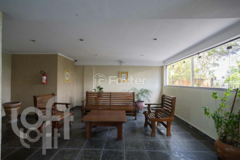 Image 29 - 320560