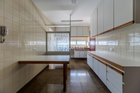 Image 20 - 323574