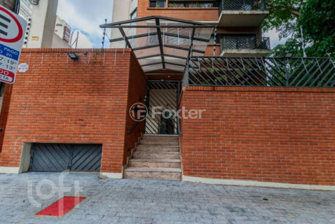Image 64 - 323946