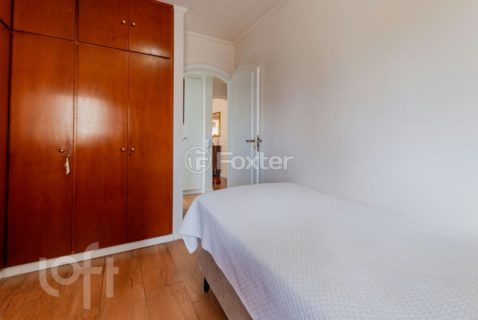 Image 33 - 323946
