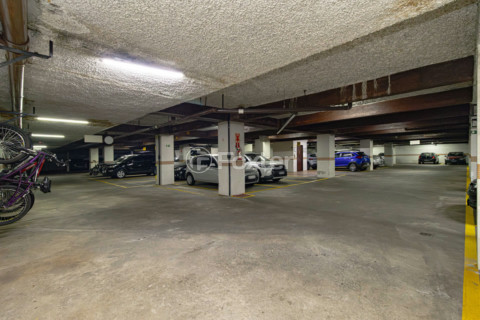 Image 26 - 324031