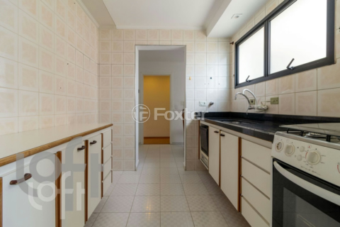 Image 27 - 325813