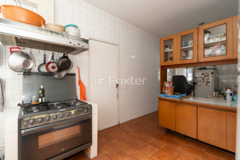 Image 17 - 326022