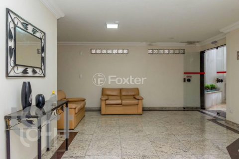 Image 29 - 327474