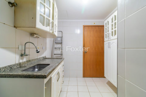 Image 21 - 327899