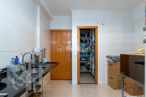 Image 33 - 327920