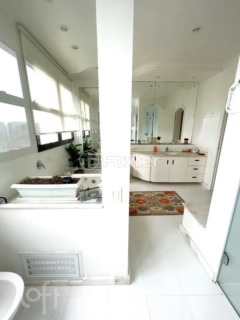 Image 32 - 329524